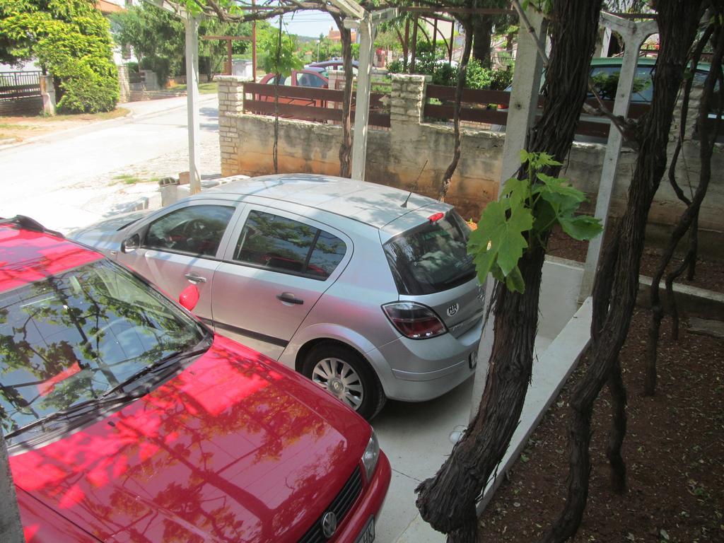 Apartment Artusi Pula Pokoj fotografie