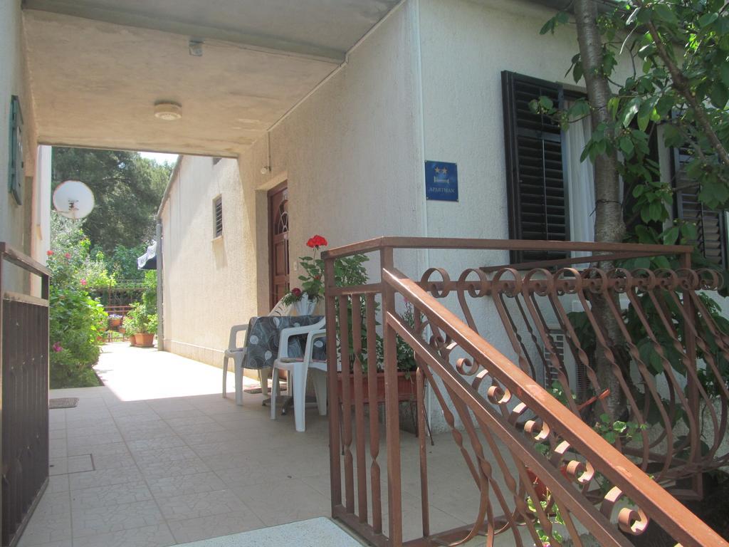 Apartment Artusi Pula Pokoj fotografie